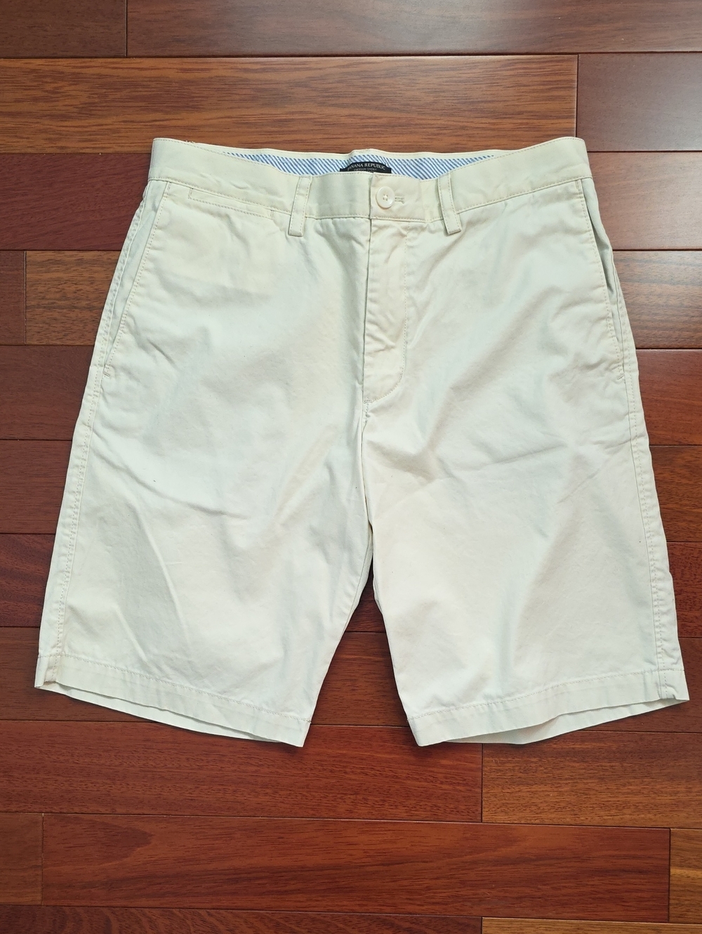 Banana Republic Men's Cream Flat-Front Chino Shorts